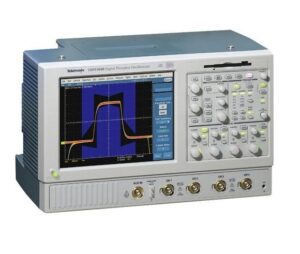 Tektronix TDS5104B oscilloscope preview